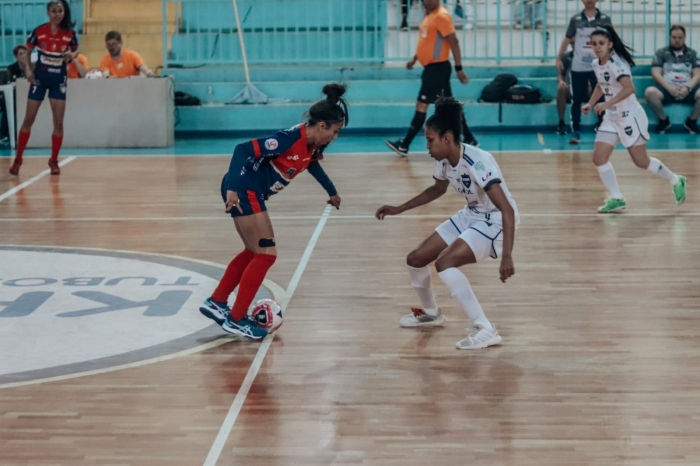 Stein vence o Cianorte e está na próxima fase da Liga Feminina de Futsal 