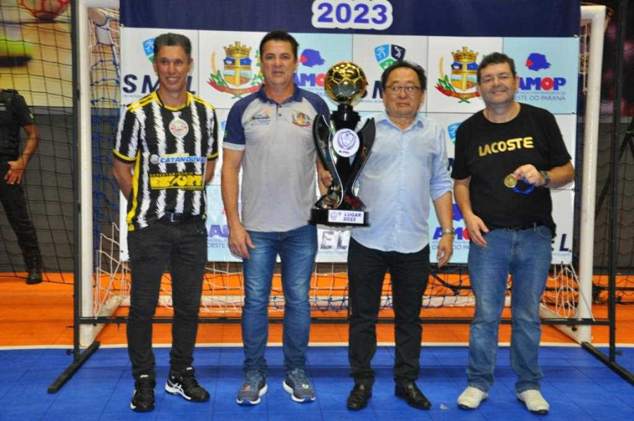 Cafelândia é campeã da Copa Amop