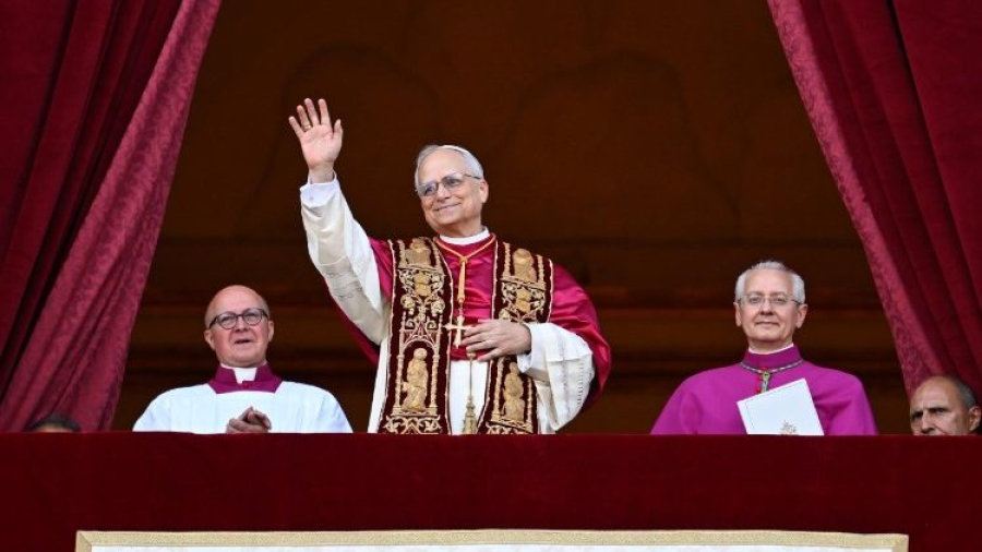 Robert Prevost, dos Estados Unidos, é eleito como novo papa