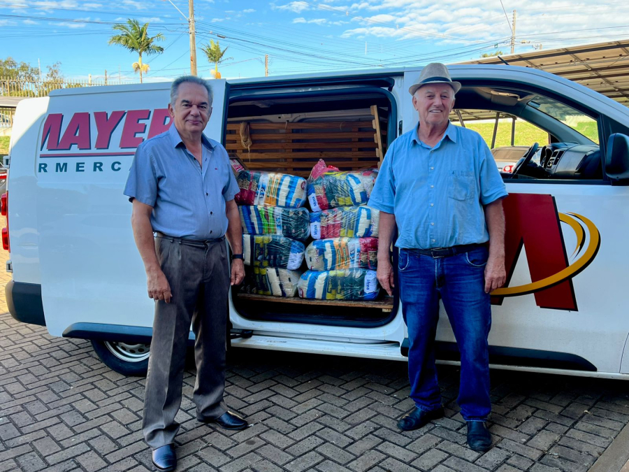 Loja Renovação realiza doação de alimentos ao Abrigo São Vicente