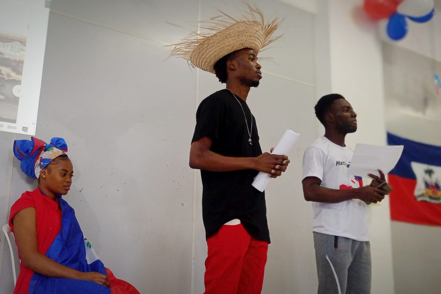 Com 100 haitianos, Ceebja de Cascavel celebra identidade e cultura dos estudantes